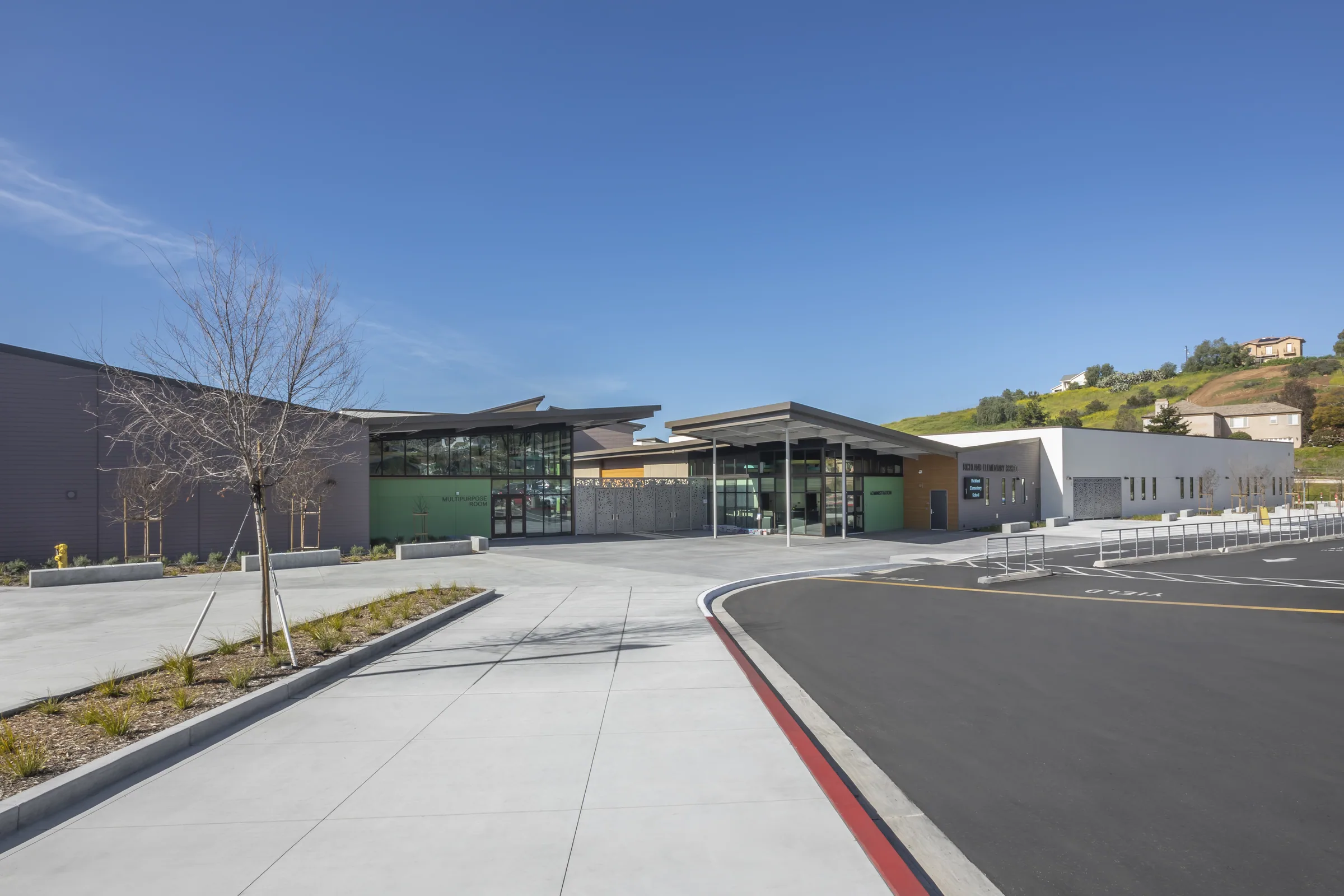 Richland - entrance (more view)