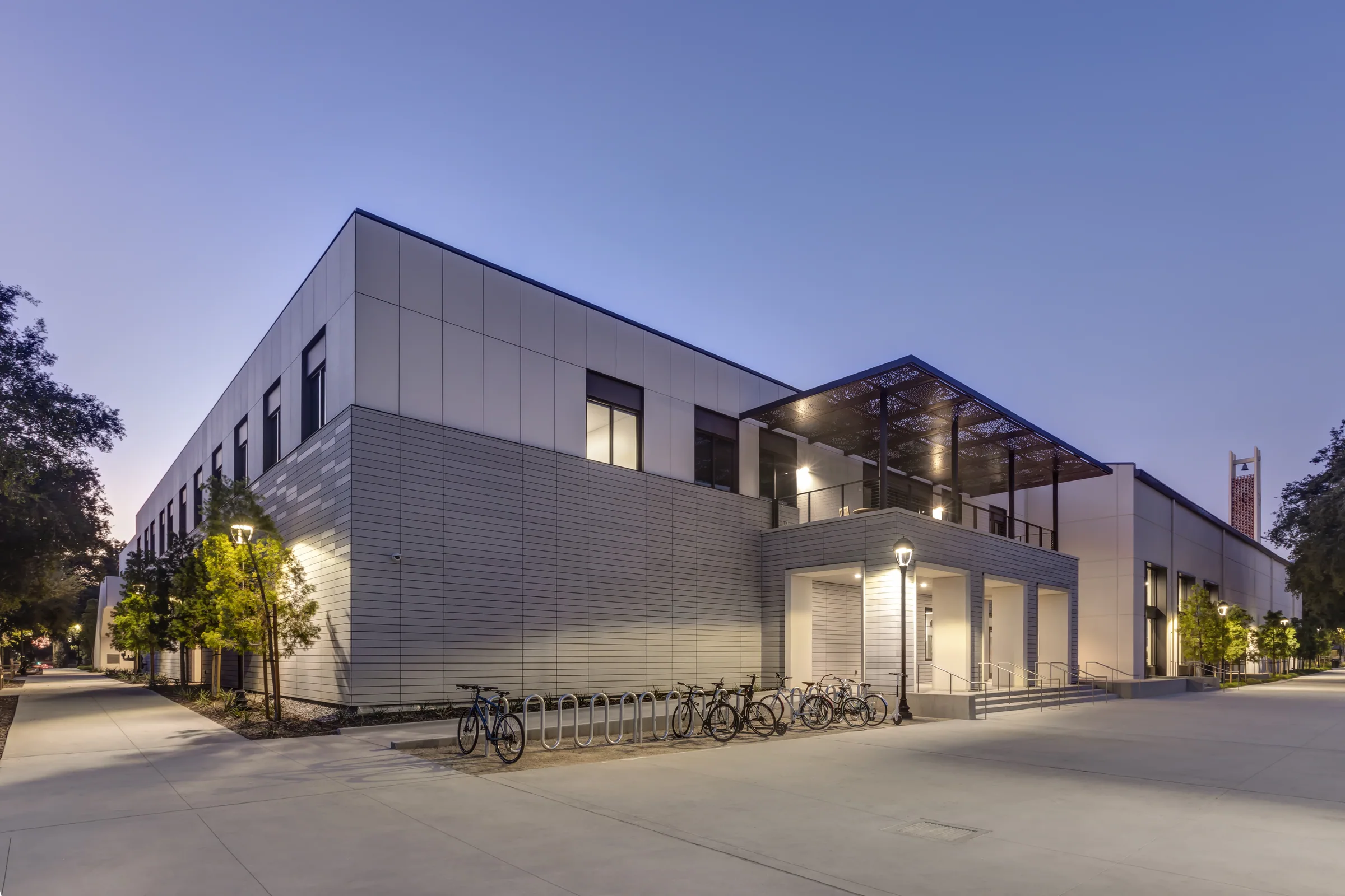 Pomona - exterior 2
